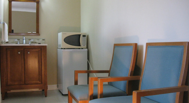 Четырёхместный номер Standard Embassy Motel