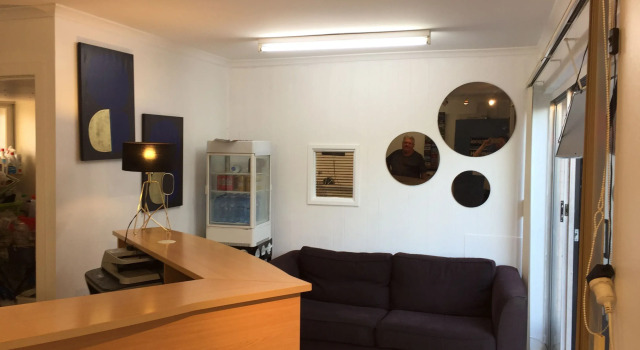 Ambassador Motor Inn, Забронировать Мини-отель Брисбен Brisbane Region, рядом с Квинслендский университет
