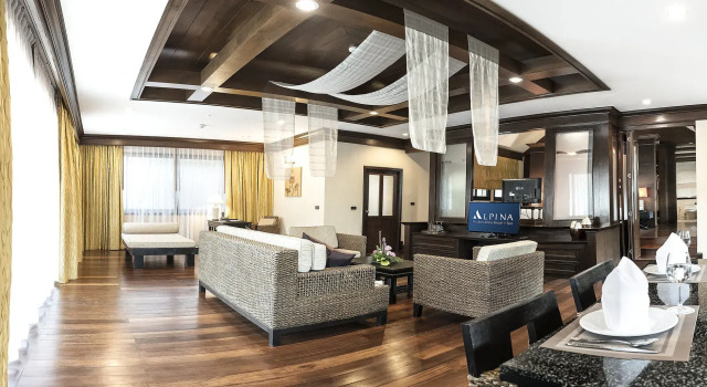 Вилла Alpina Phuket Nalina Resort & Spa