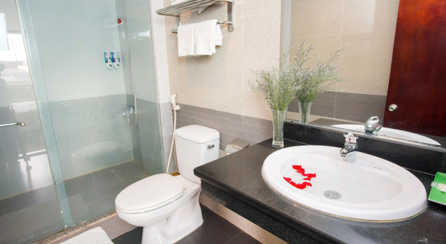 Люкс DMZ Hotel ,Central Hue ,Near Perfume River