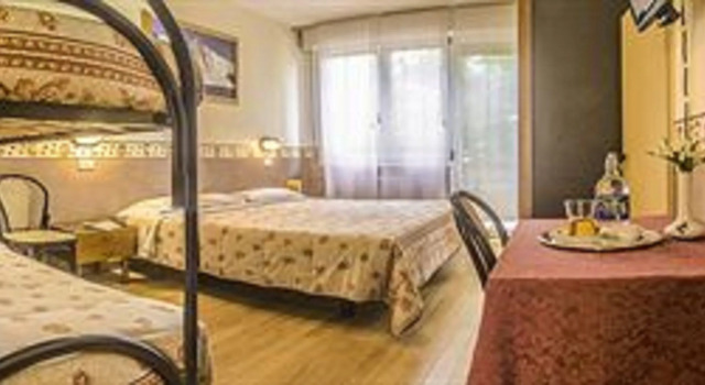 Четырёхместный номер Standard Piccolo Hotel