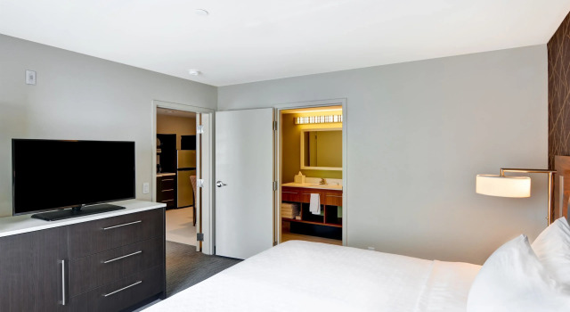 Двухместный люкс Home2 Suites by Hilton Green Bay