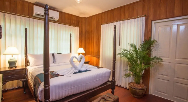 Вилла с 4 комнатами Baan Khun Nang Colonial Residence