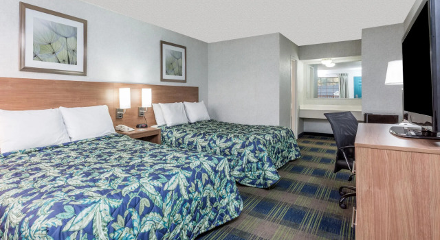 Номер Standard Days Inn by Wyndham Athens
