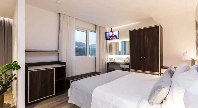 Полулюкс Atrium Ambiance Hotel