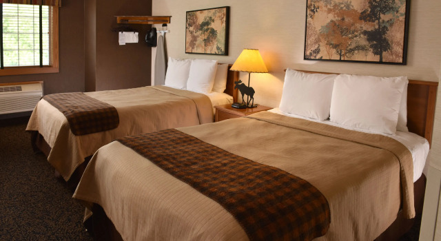 Четырёхместный номер Standard Stoney Creek Inn Quincy