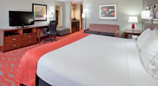 Четырёхместный люкс Holiday Inn Express Kearney by IHG