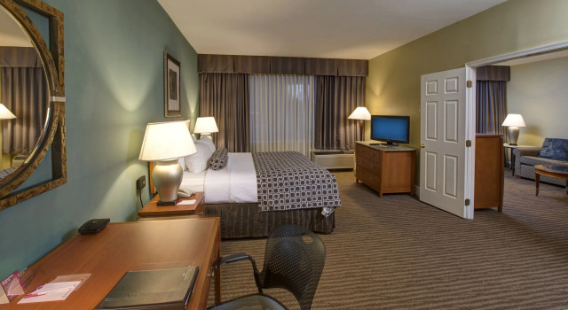 Двухместный люкс c 1 комнатой The Rockville Hotel, a Ramada by Wyndham