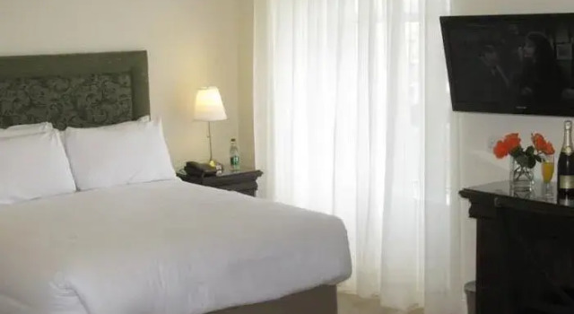 Номер Superior Walter Raleigh Hotel