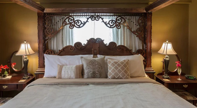 Люкс The Olde Mill Inn Bed & Breakfast