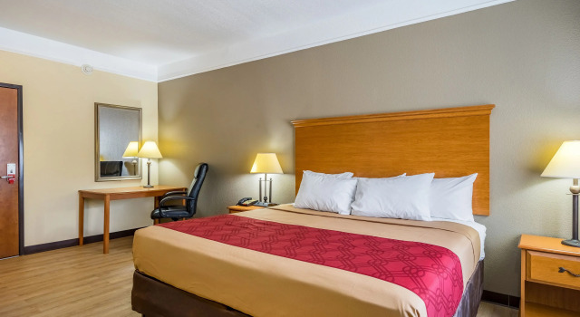 Двухместный люкс AmericInn by Wyndham New Braunfels