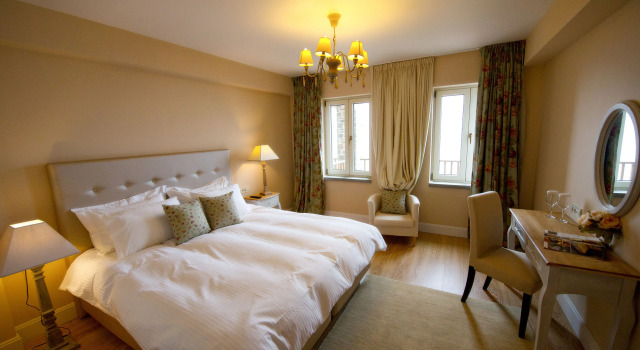 Двухместный номер Standard c 1 комнатой с видом на озеро Mir Boutique Hotel