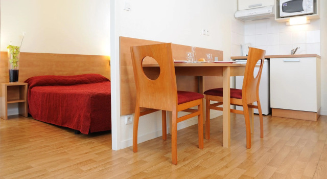 Люкс Séjours & Affaires Rennes Villa Camilla