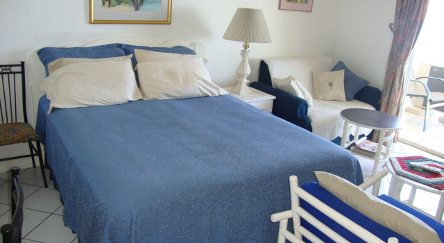 Студия c 1 комнатой с балконом и с видом на океан Ocean Suite Beach Front at Mobay Club