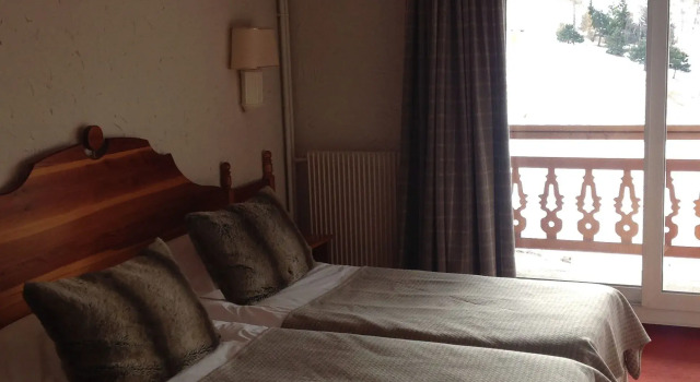 Двухместный номер Standard с балконом и с видом на горы Hôtel Le Souleil'Or