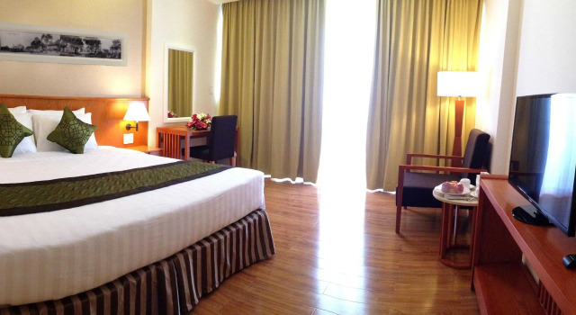 Номер Deluxe Saigon Hotel