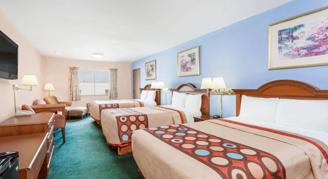 Двухместный номер Standard Super 8 by Wyndham Greensboro