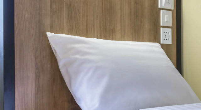 Кровать в общем номере Vivit Hostel Bangkok