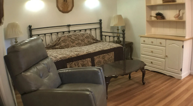 Люкс 7 Gables Inn & Suites