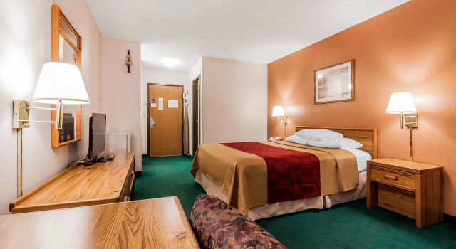Двухместный номер Standard Rodeway Inn Holdrege