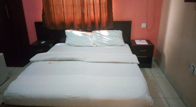 Standard huone Peak Court Hotels