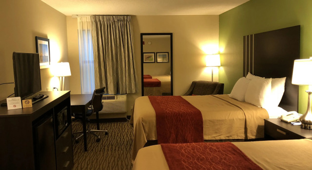 Четырёхместный номер Standard Inn at Clinton