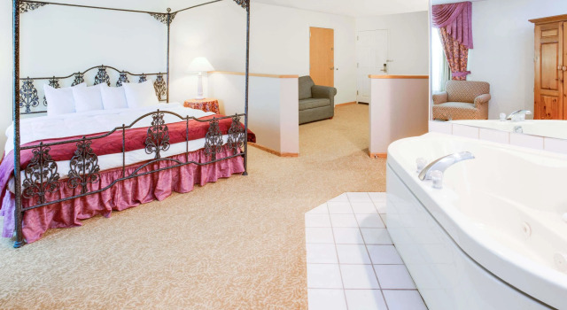 Люкс Baymont Inn & Suites Waunakee