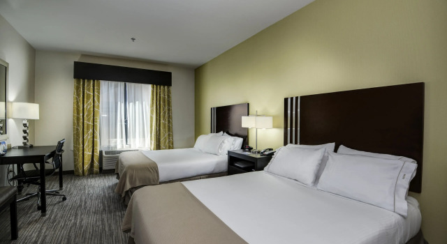 Четырёхместный номер Standard Holiday Inn Express Conway by IHG