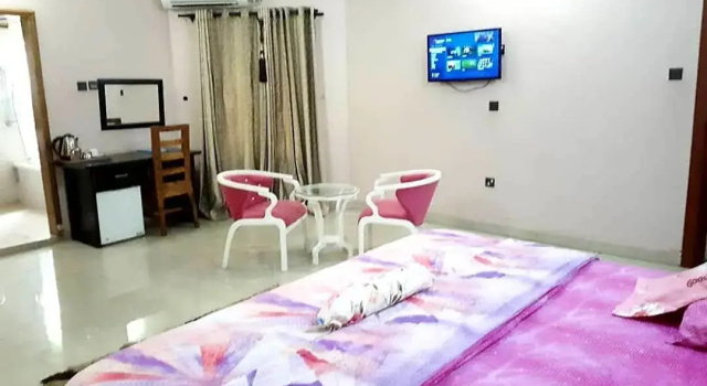 Люкс Nue-Crest Hotels & Suites