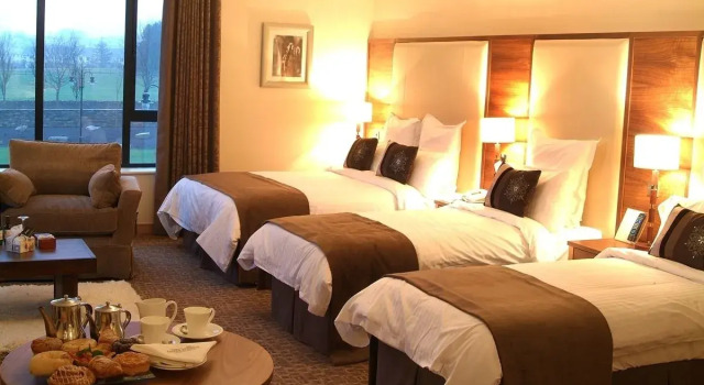 Номер Executive Amber Springs Hotel