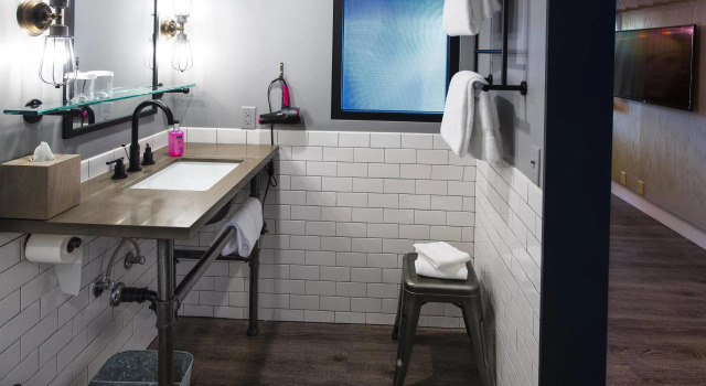 Четырёхместный номер Standard MOXY Phoenix Tempe/ASU Area