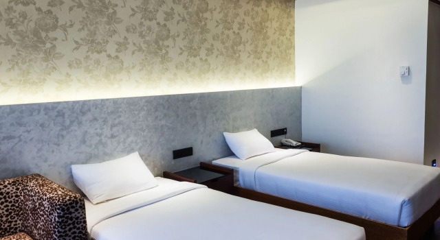 Номер Deluxe Diana Heights Luxury Hotel