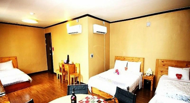 Трёхместный семейный номер Standard Gung Business Hotel