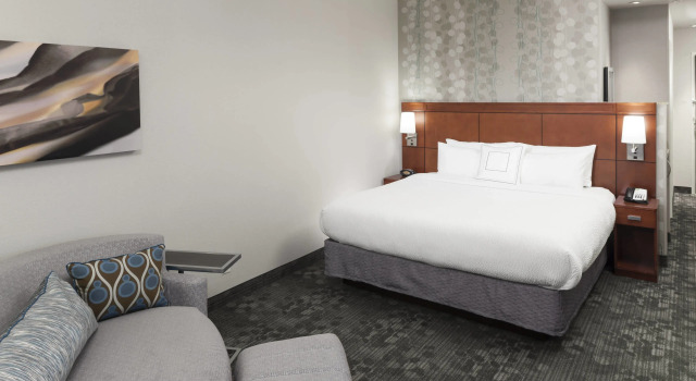 Четырёхместный номер Standard Courtyard by Marriott Franklin Cool Springs