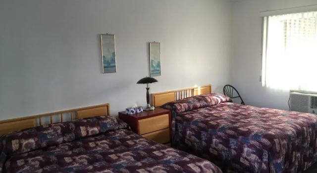 Четырёхместный номер Standard Motel St-Thomas
