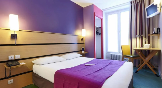 Двухместный номер Standard Kyriad Paris 10 - Canal Saint Martin - République