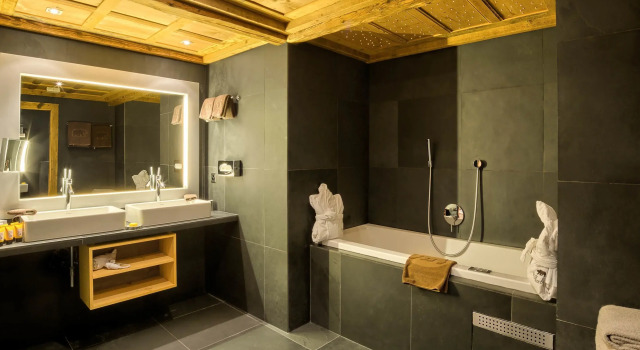 Suite Hostellerie du Pas de lOurs "Relais et Châteaux"