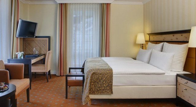 Двухместный полулюкс Steigenberger Icon Grandhotel Belvédère