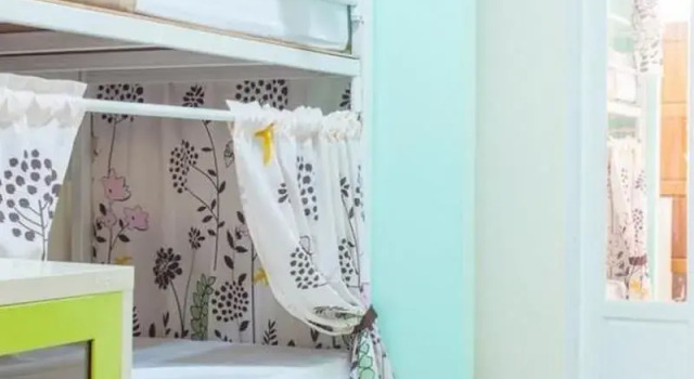 Кровать в общем номере (женский номер) Kamin Bird Hostel