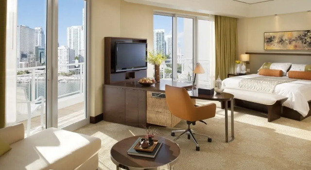 Двухместный полулюкс с видом на залив Mandarin Oriental Miami