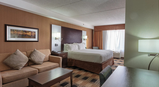 Люкс Holiday Inn Express & Suites Ottawa East-Orleans by IHG