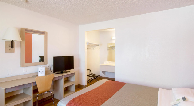 Двухместный номер Standard Motel 6 Los Angeles - Van Nuys North Hills