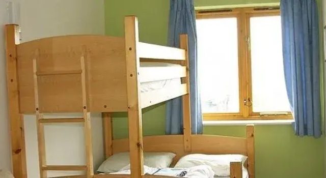 Кровать в общем номере YHA Littlehampton