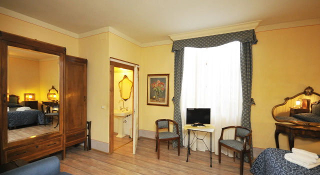 Трёхместный номер Standard Hotel Azzi