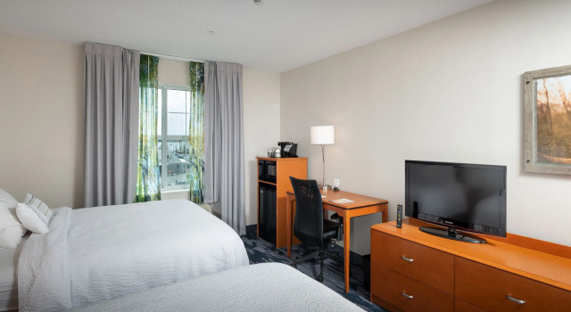 Четырёхместный номер Standard Fairfield Inn and Suites by Marriott New Bedford