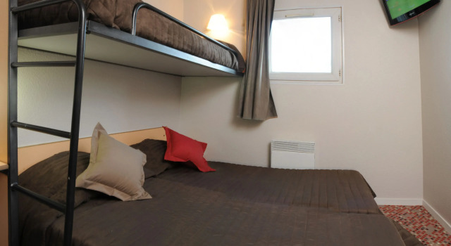 Двухместный номер Standard Welcomotel Les Mureaux