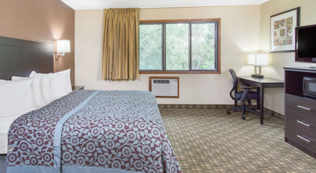Двухместный номер Standard Days Inn & Suites by Wyndham Waterloo