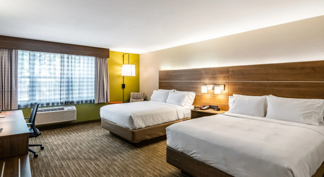Четырёхместный номер Standard Holiday Inn Express & Suites Camarillo by IHG