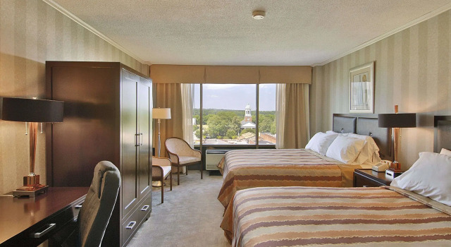 Четырёхместный номер Standard Ramada Hotel & Conf Center by Wyndham Augusta Downtown