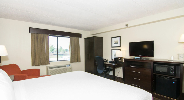 Номер Standard AmericInn by Wyndham Peoria